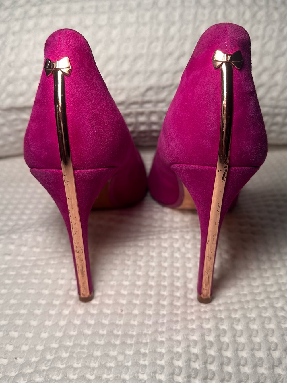 Ted Baker Bright Fuchsia Pink Suede Pointed Toe Pumps Rose Gold Bow Heel Sz 38